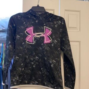 Girls extra large under armor sweatshirt